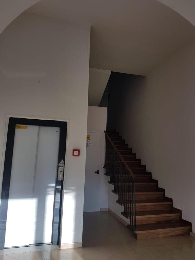 Apartamento Vittoria Marina Di פיאטרה סנטה מראה חיצוני תמונה