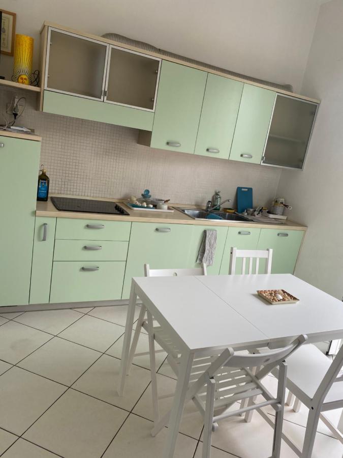 Apartamento Vittoria Marina Di פיאטרה סנטה מראה חיצוני תמונה